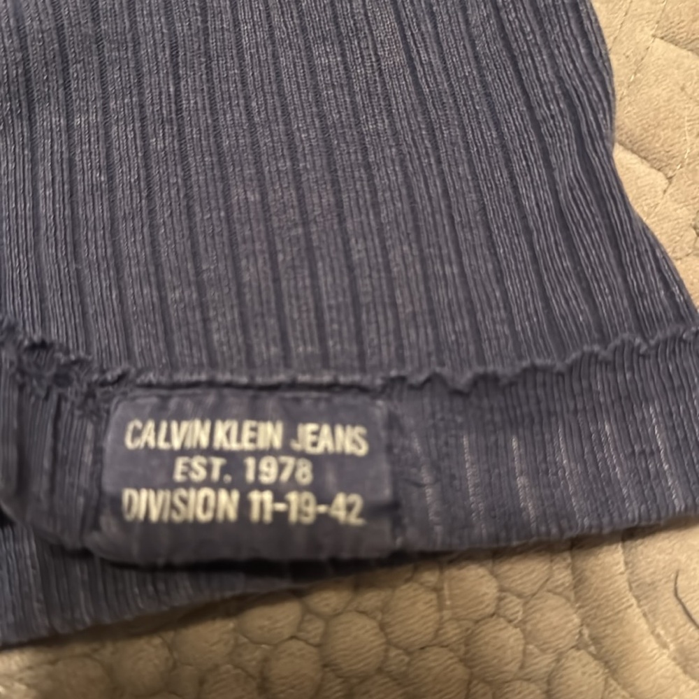 CALVIN KLEIN 1/4 zip Sweater. Size Medium - Picture 10 of 11